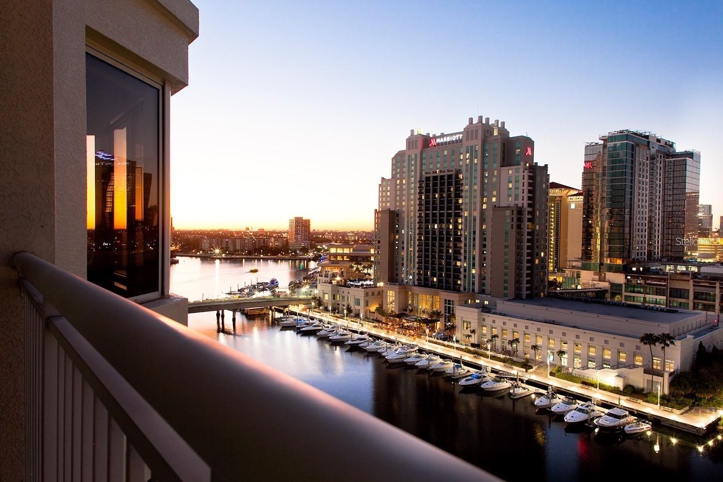 371 CHANNELSIDE WALK WAY #1401, TAMPA, FL, 33602