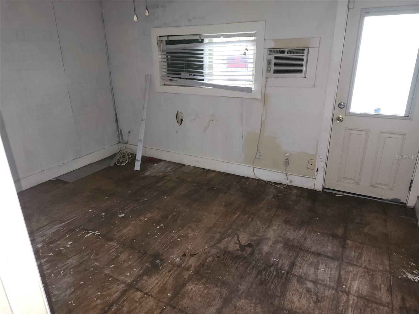 437 WARNER PL, DAYTONA BEACH, FL, 32114