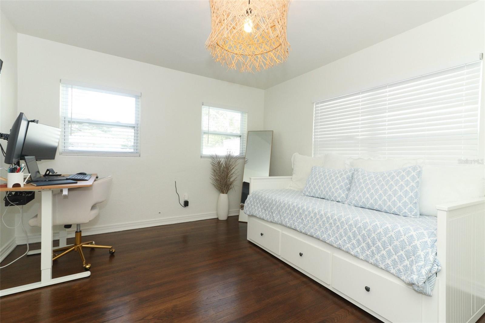 2420 MUSSELWHITE AVE, ORLANDO, FL, 32804