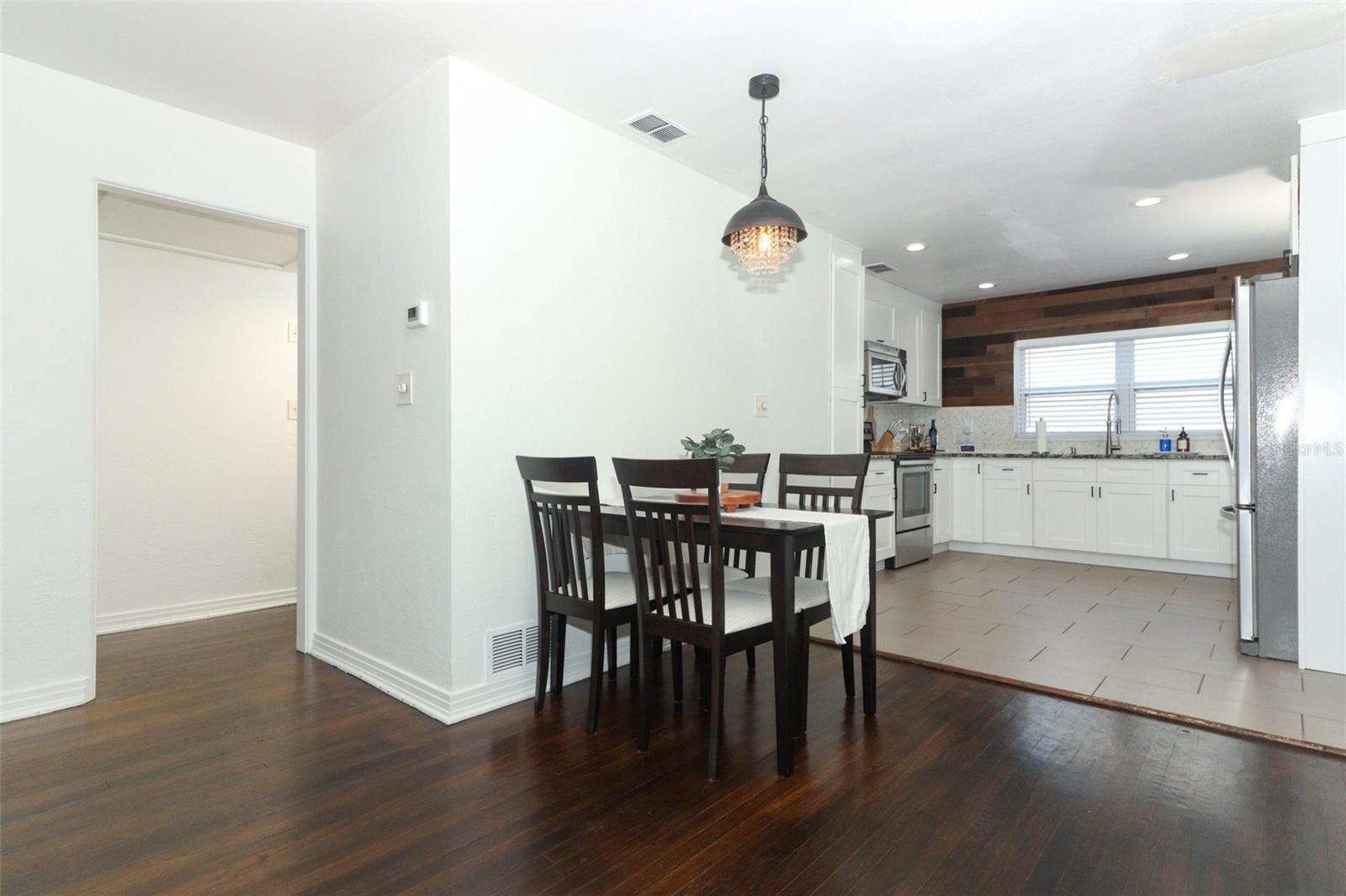 2420 MUSSELWHITE AVE, ORLANDO, FL, 32804