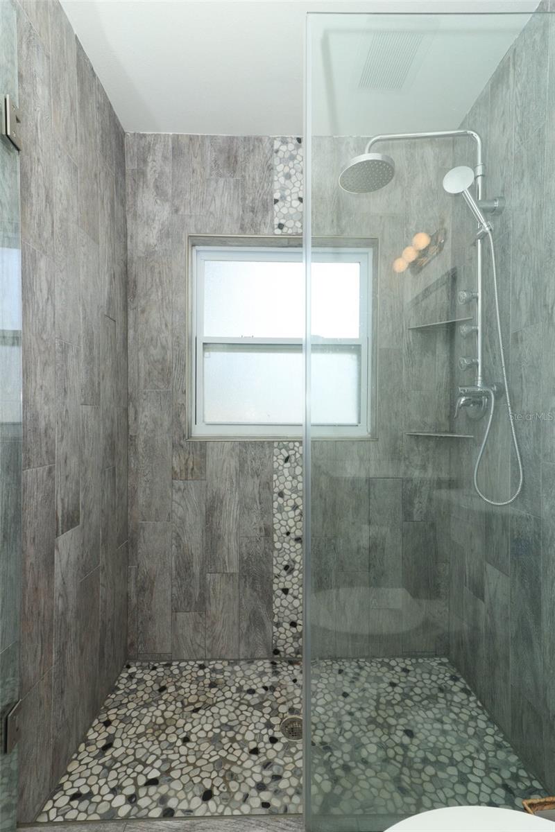 2420 MUSSELWHITE AVE, ORLANDO, FL, 32804