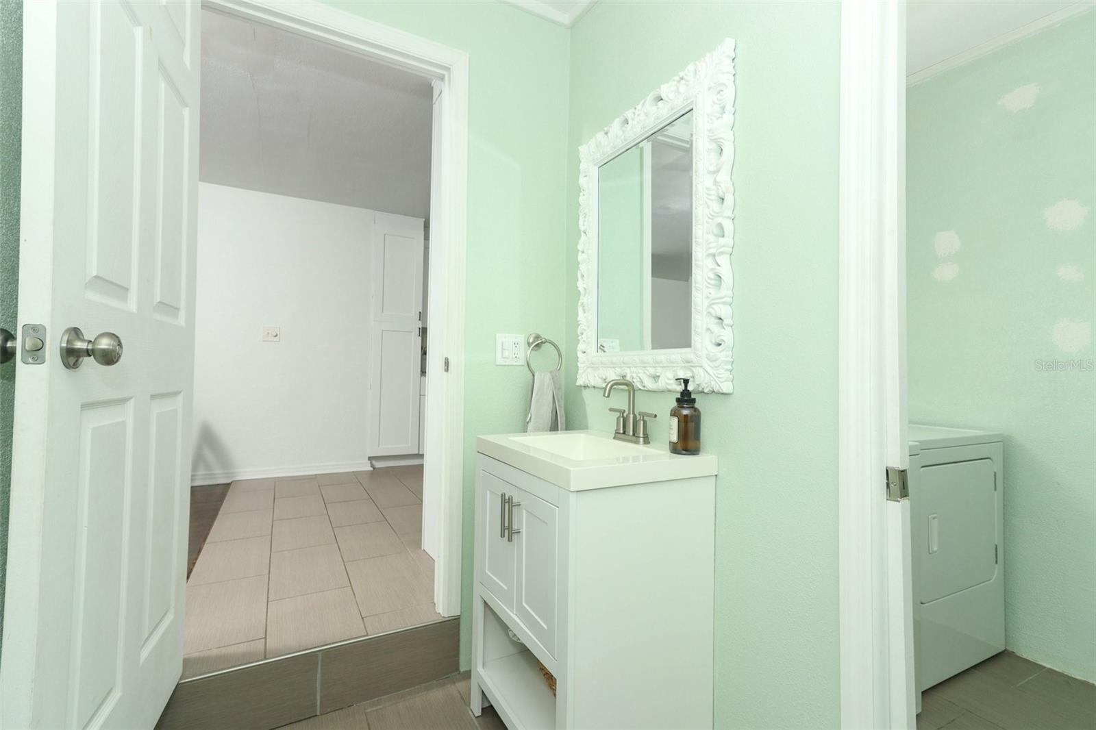 2420 MUSSELWHITE AVE, ORLANDO, FL, 32804