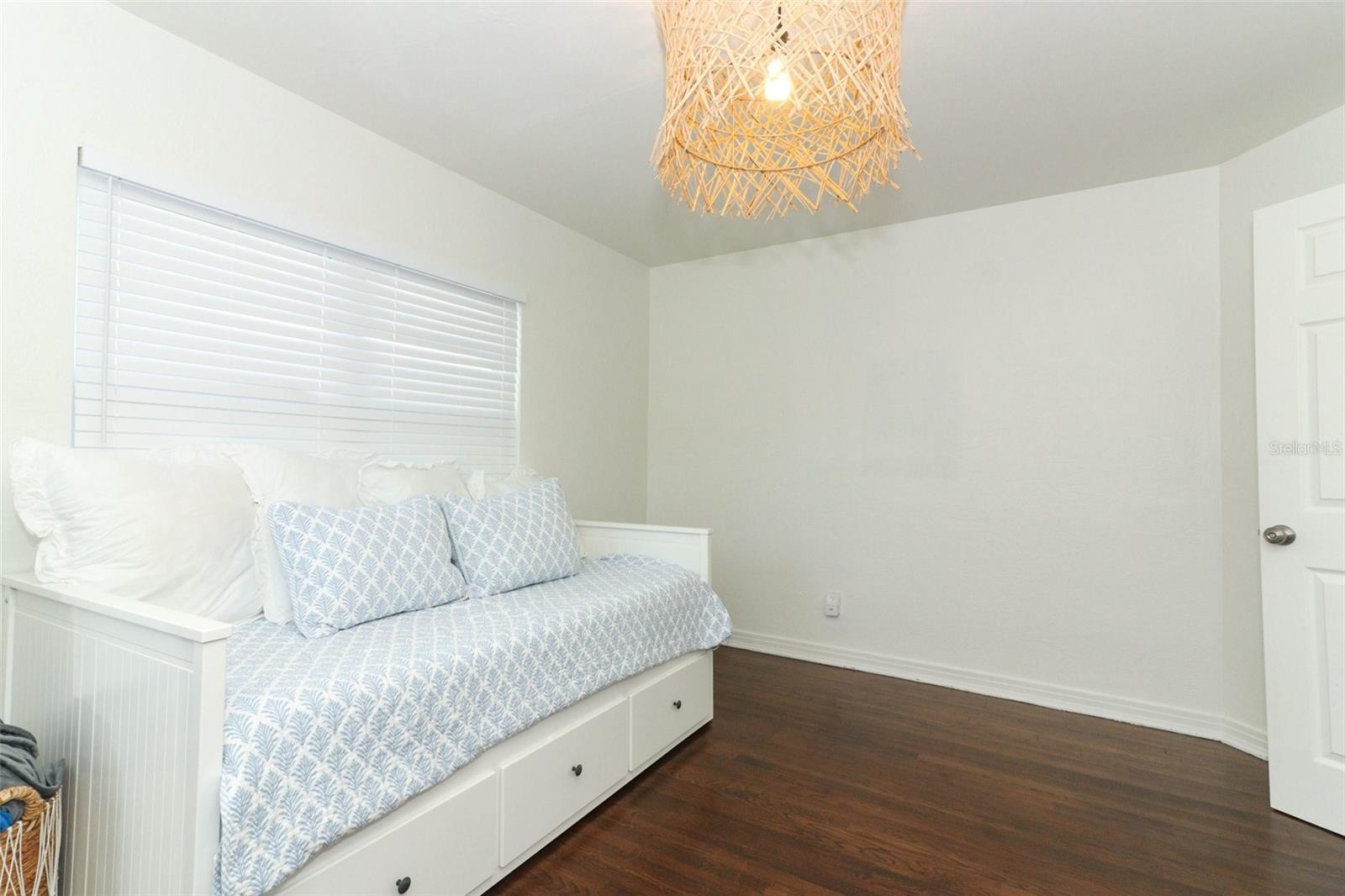 2420 MUSSELWHITE AVE, ORLANDO, FL, 32804