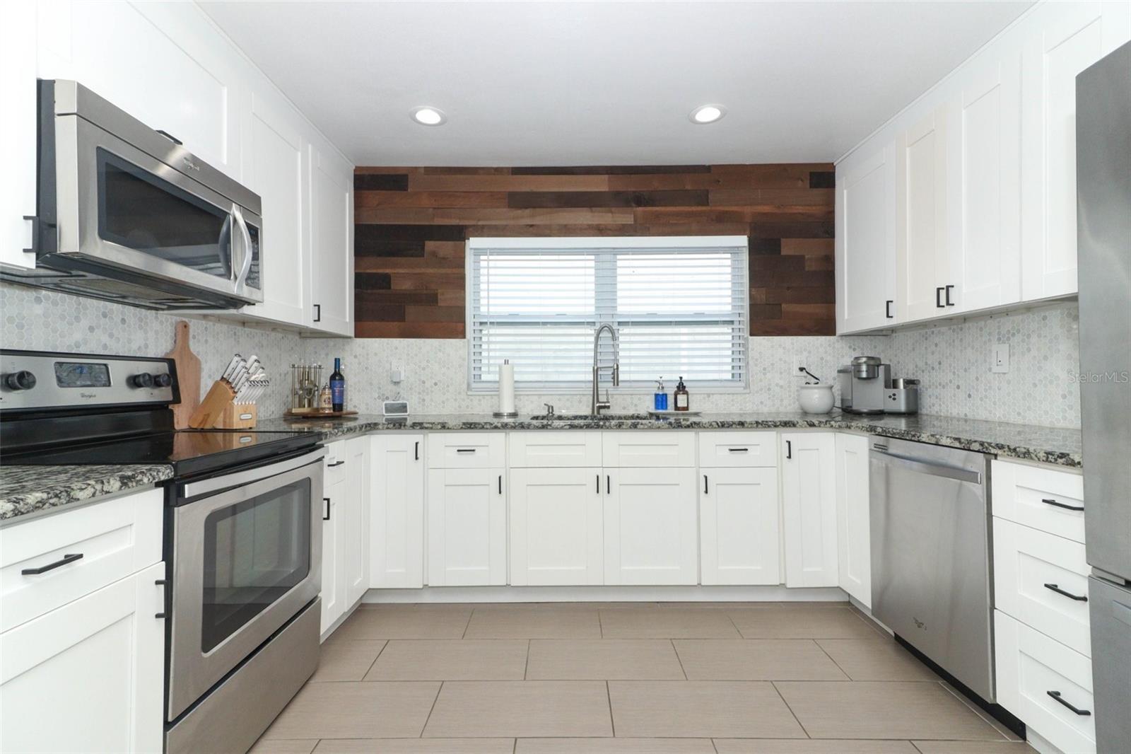 2420 MUSSELWHITE AVE, ORLANDO, FL, 32804