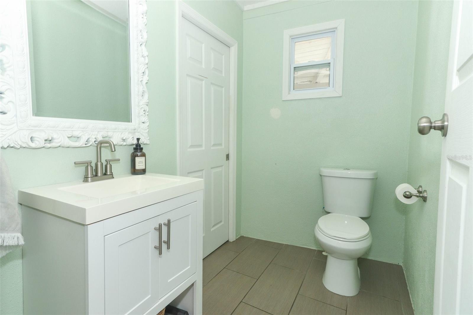 2420 MUSSELWHITE AVE, ORLANDO, FL, 32804