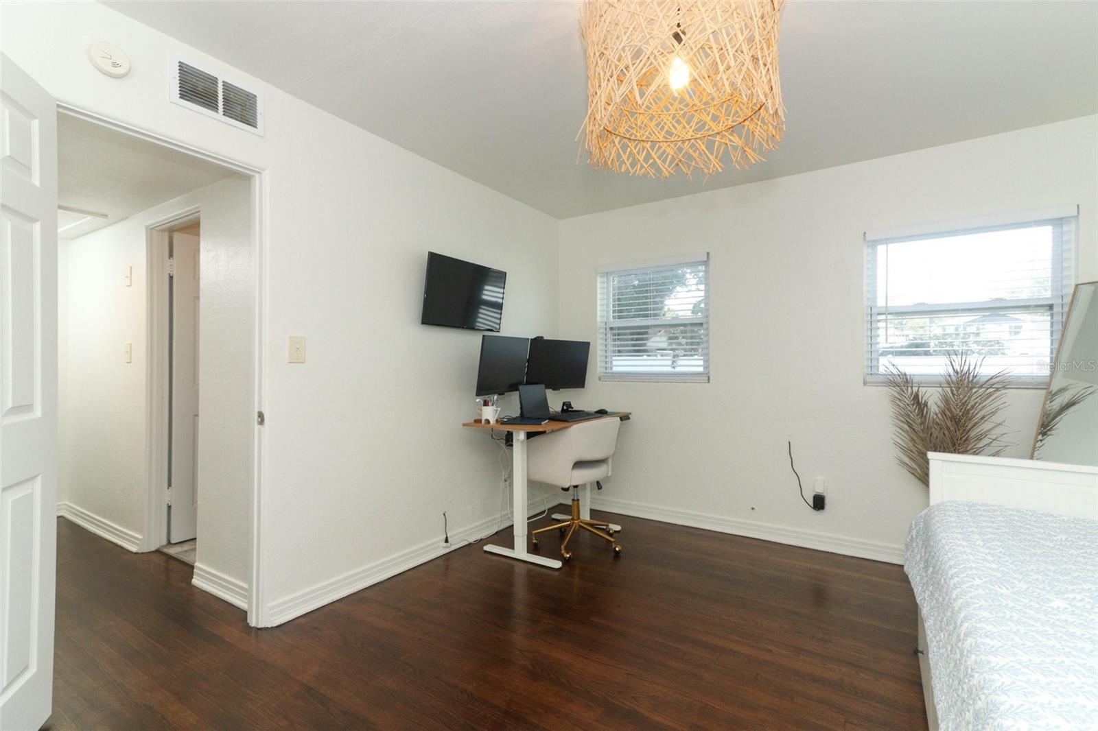 2420 MUSSELWHITE AVE, ORLANDO, FL, 32804