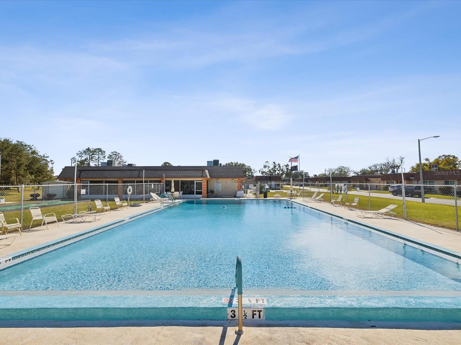 7037 VERSAILLES N #15, PINELLAS PARK, FL, 33781