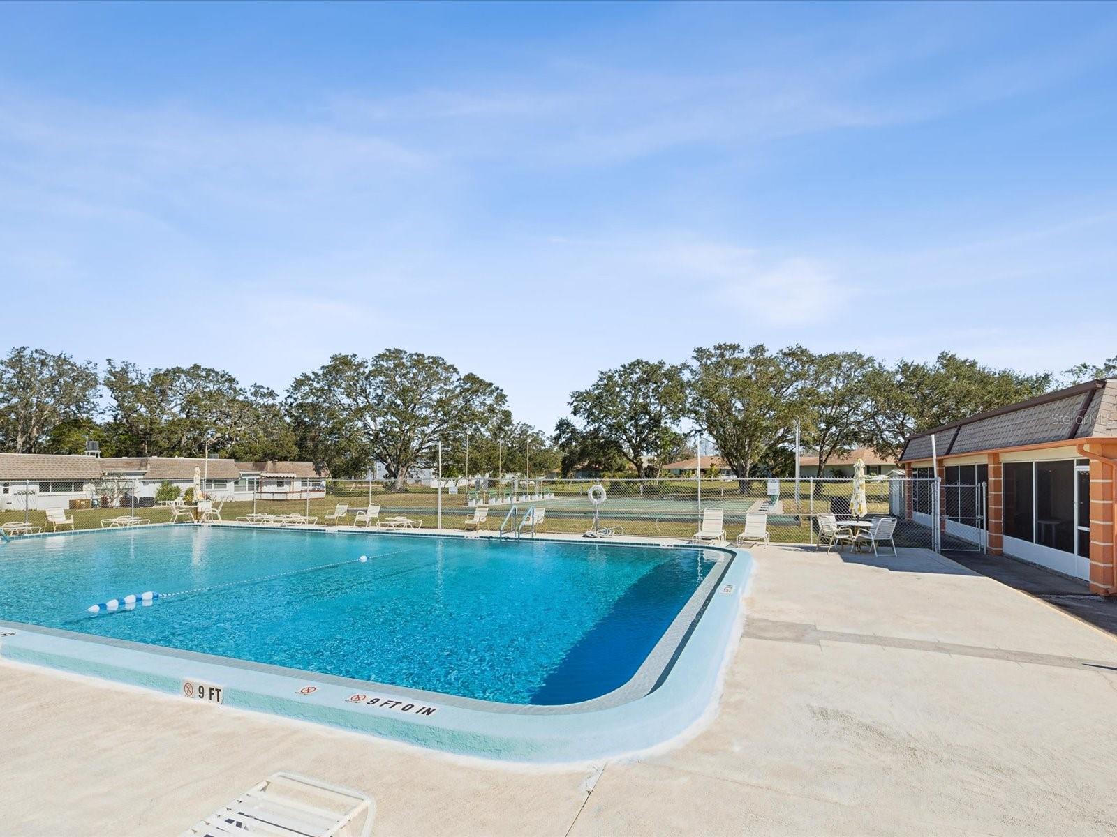 7037 VERSAILLES N #15, PINELLAS PARK, FL, 33781