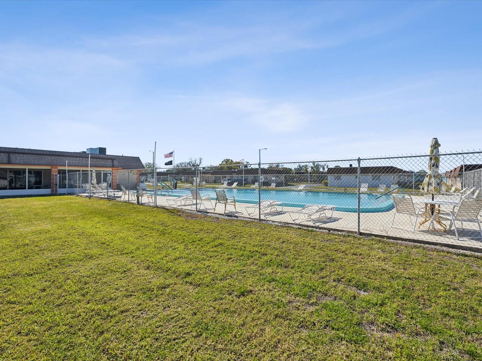 7037 VERSAILLES N #15, PINELLAS PARK, FL, 33781