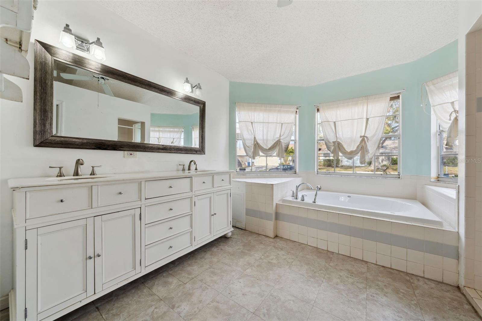 5574 SWEETWATER OAK, SARASOTA, FL, 34232