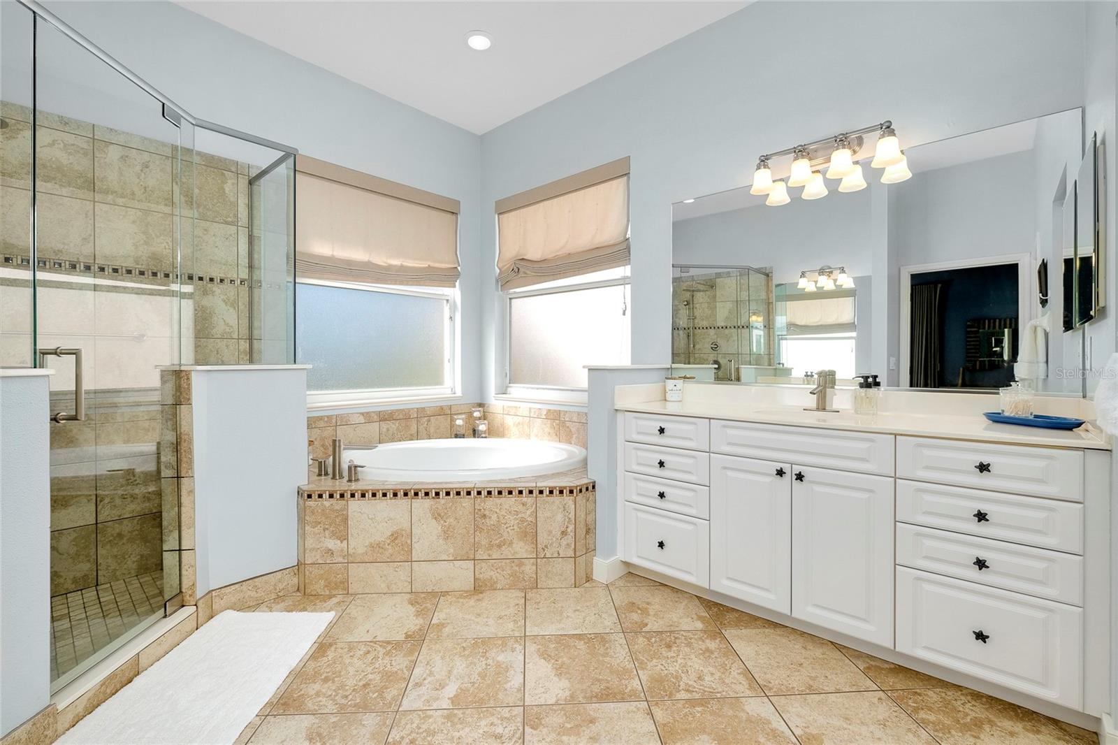 107 CORTE DEL ROSA, VENICE, FL, 34285