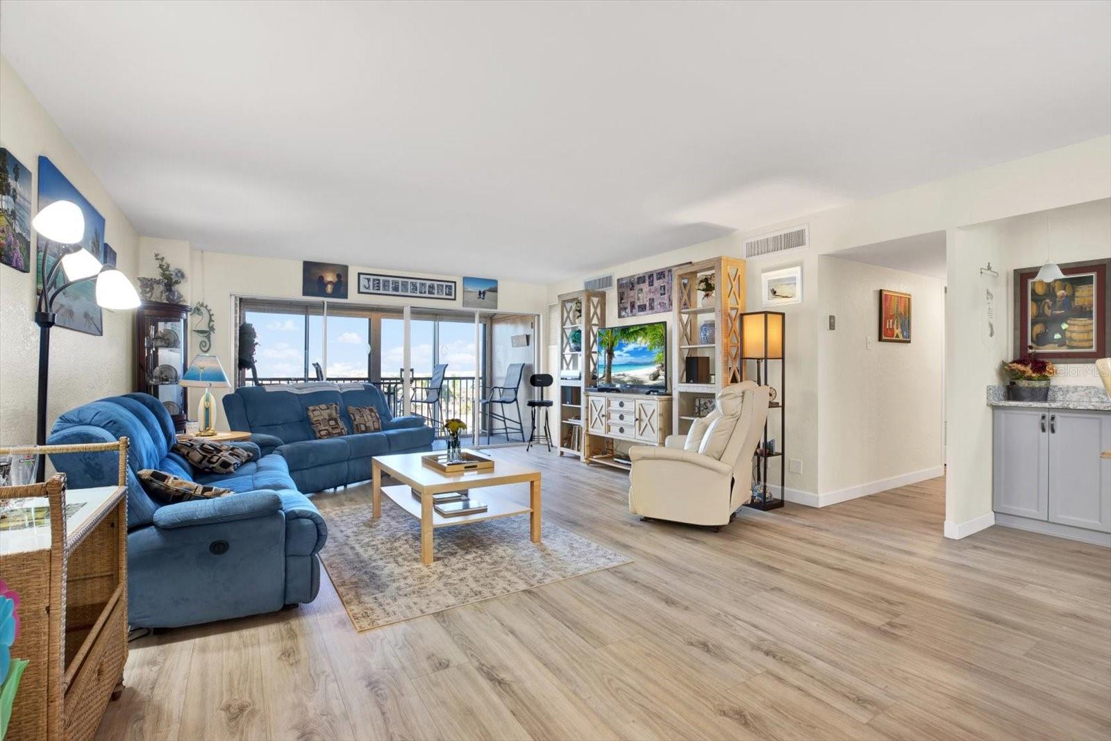 10355 PARADISE BLVD #503, TREASURE ISLAND, FL, 33706