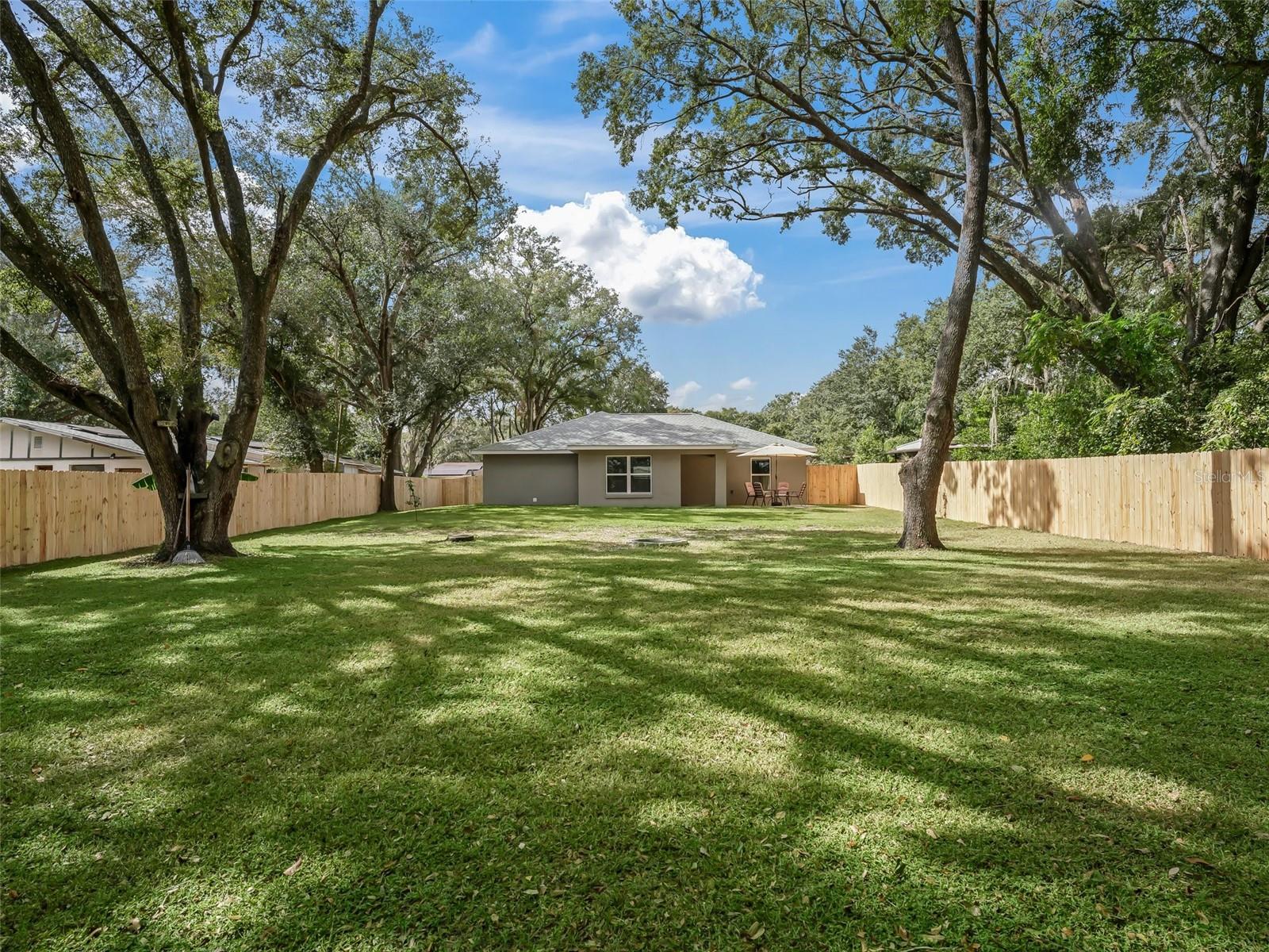 205 BREVARD AVE, LADY LAKE, FL, 32159