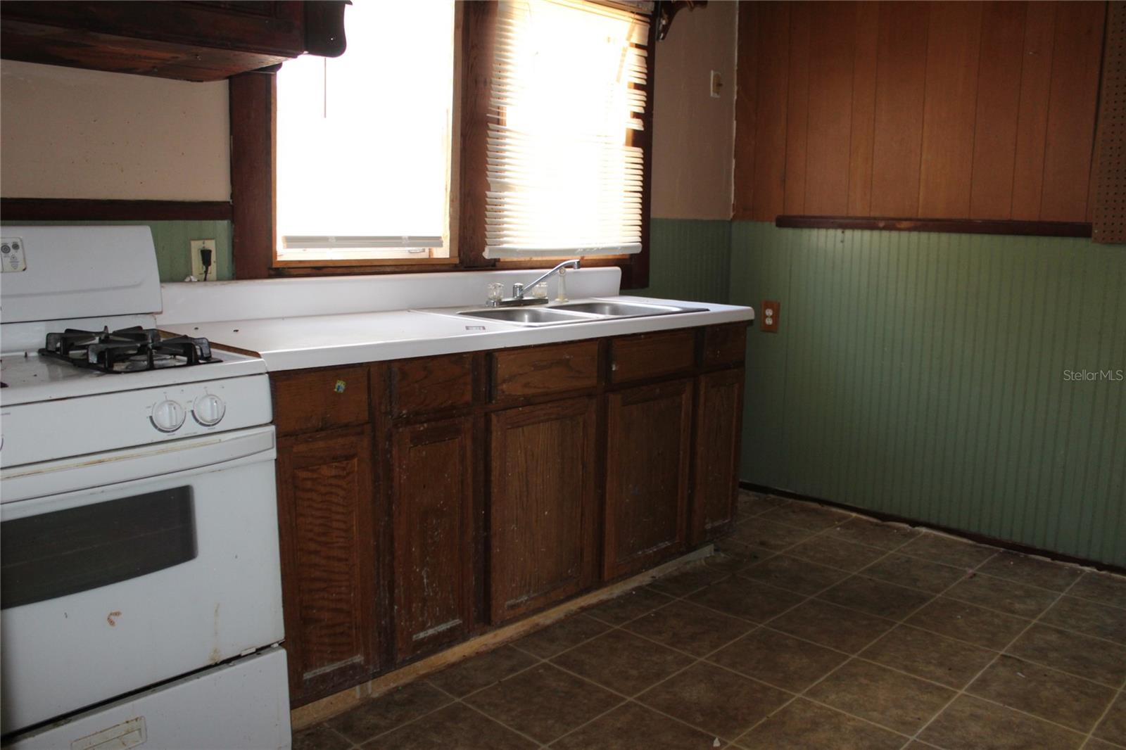 807 N LANIER AVE, FORT MEADE, FL, 33841