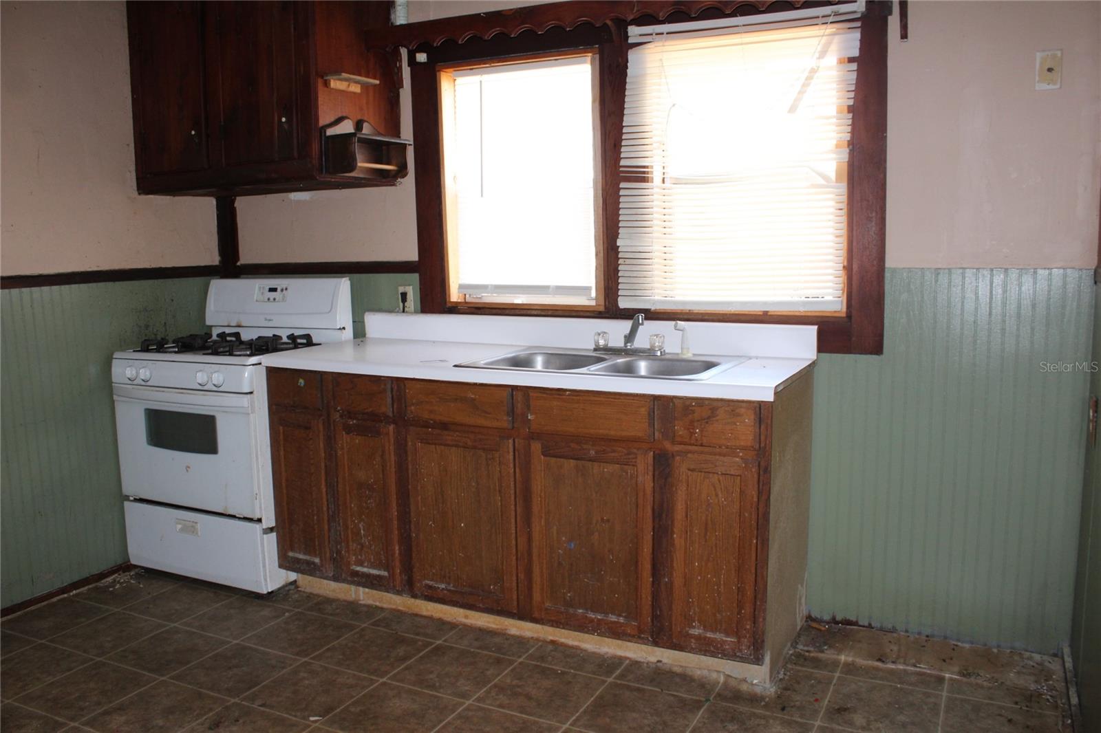 807 N LANIER AVE, FORT MEADE, FL, 33841