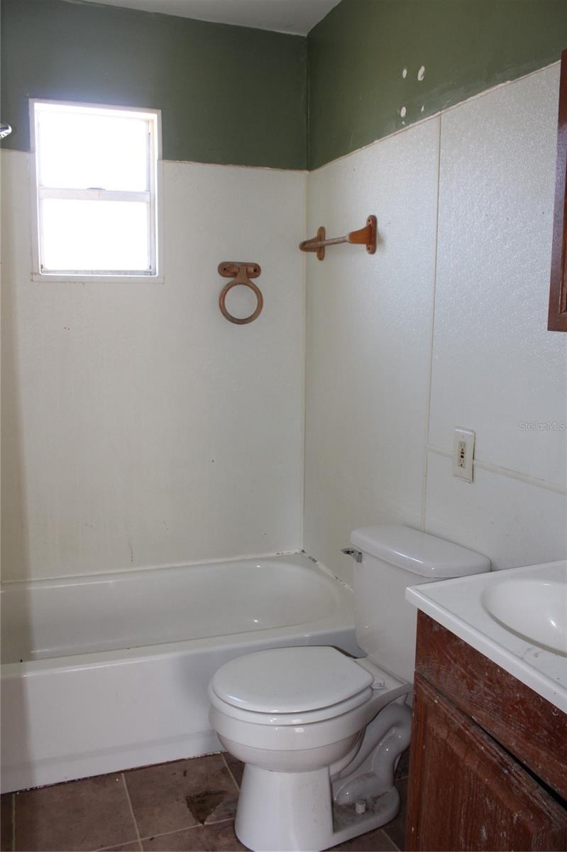 807 N LANIER AVE, FORT MEADE, FL, 33841