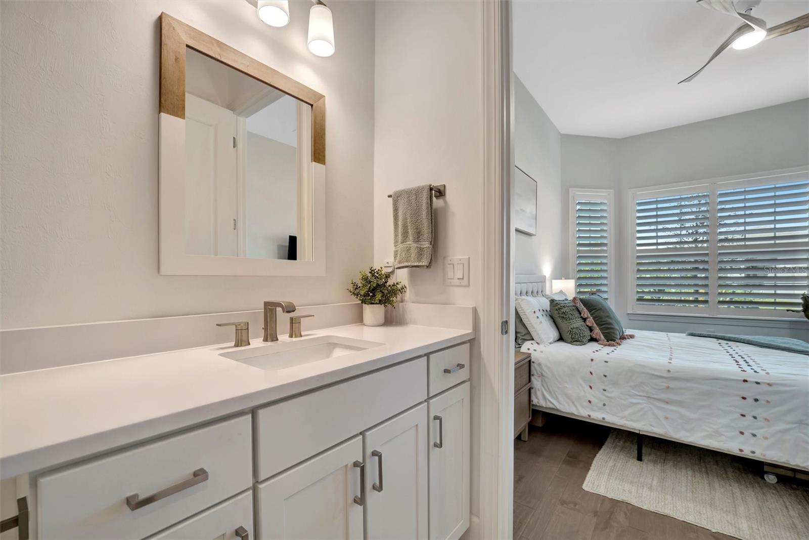 10201 BEACH DUNE DR, ENGLEWOOD, FL, 34223