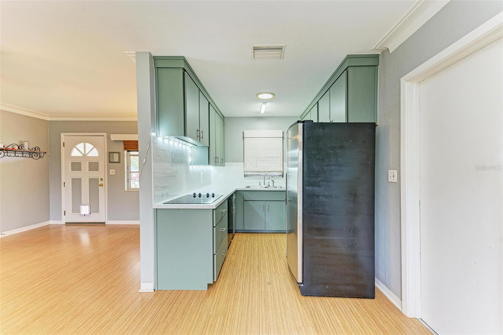 3601 YARDLEY AVE N, ST PETERSBURG, FL, 33713