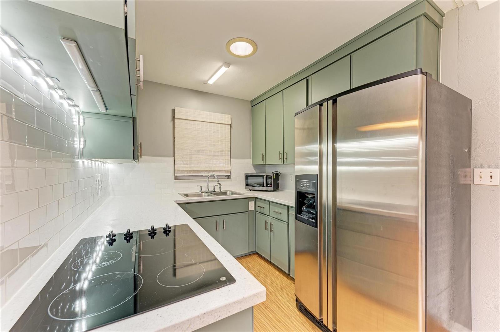 3601 YARDLEY AVE N, ST PETERSBURG, FL, 33713