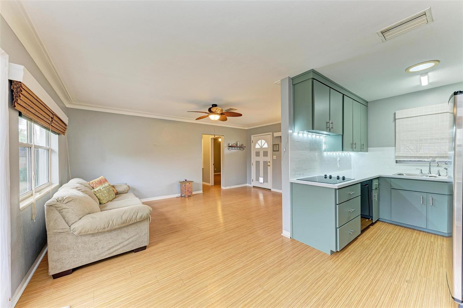 3601 YARDLEY AVE N, ST PETERSBURG, FL, 33713