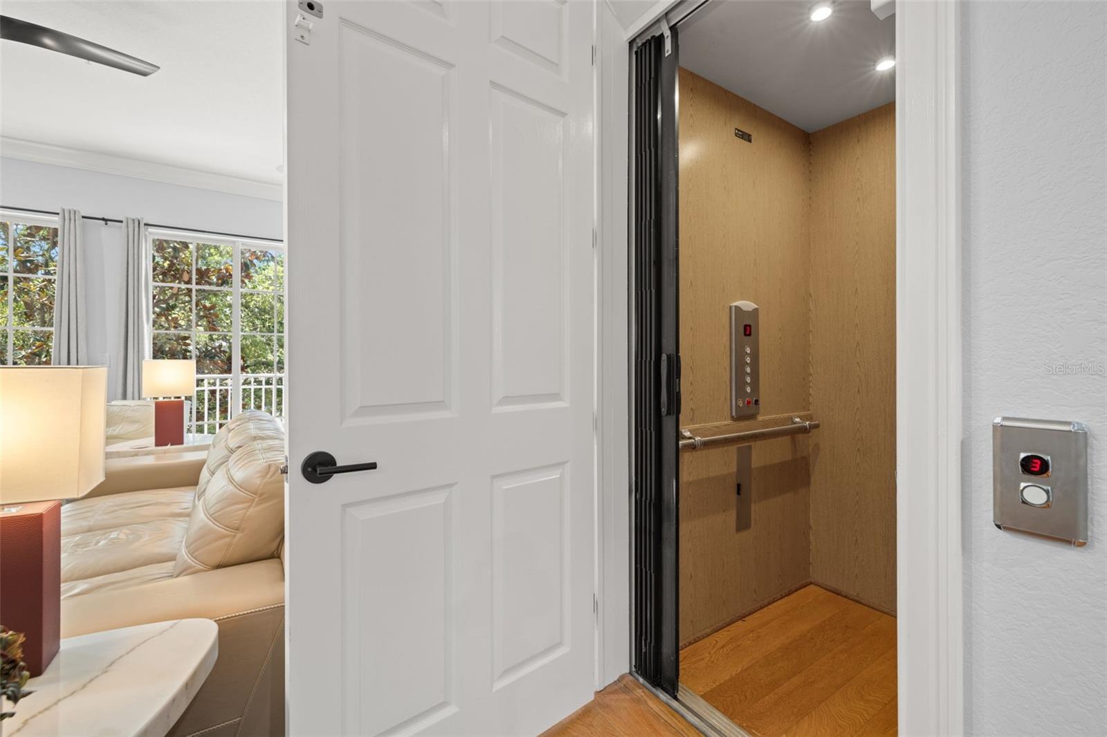 6002 YEATS MANOR DR #101, TAMPA, FL, 33616