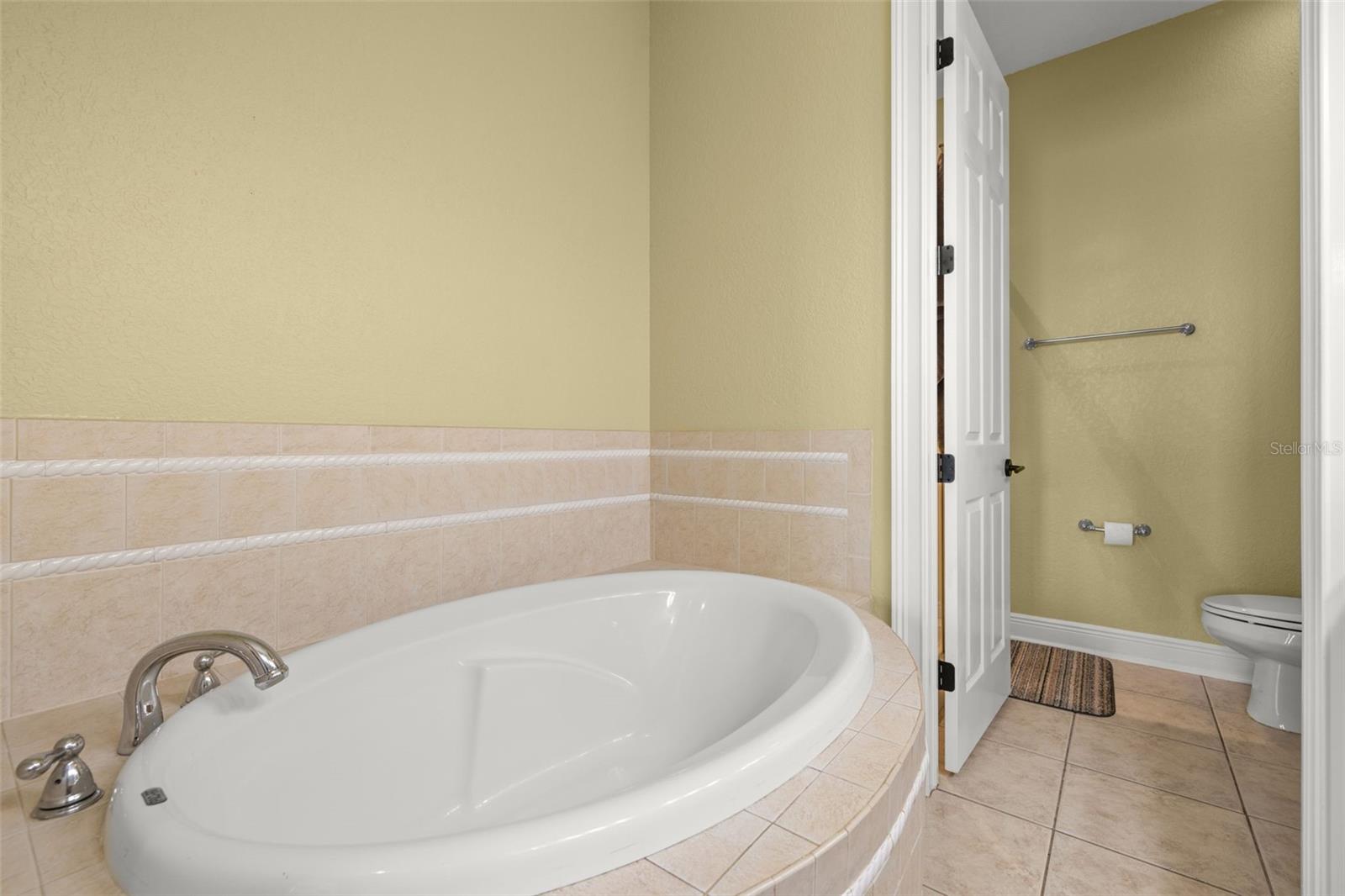 6002 YEATS MANOR DR #101, TAMPA, FL, 33616