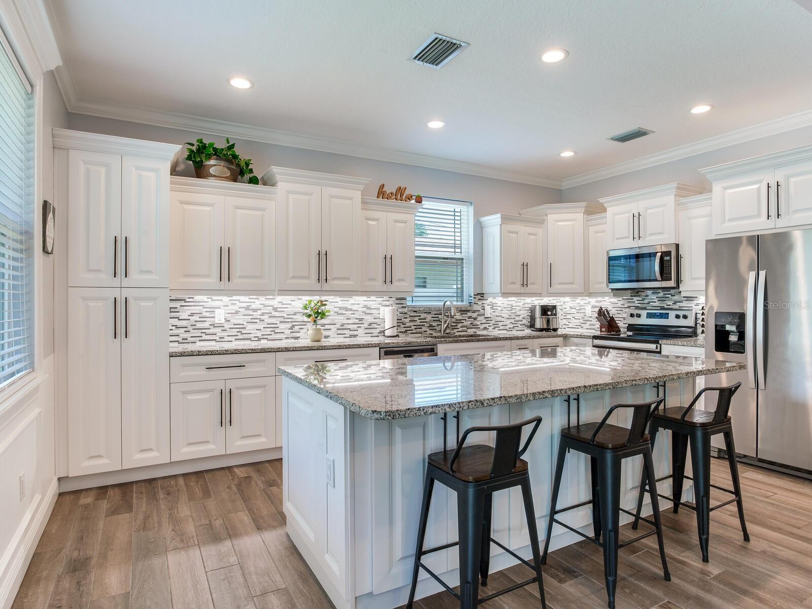 631 12TH AVE N, SAFETY HARBOR, FL, 34695
