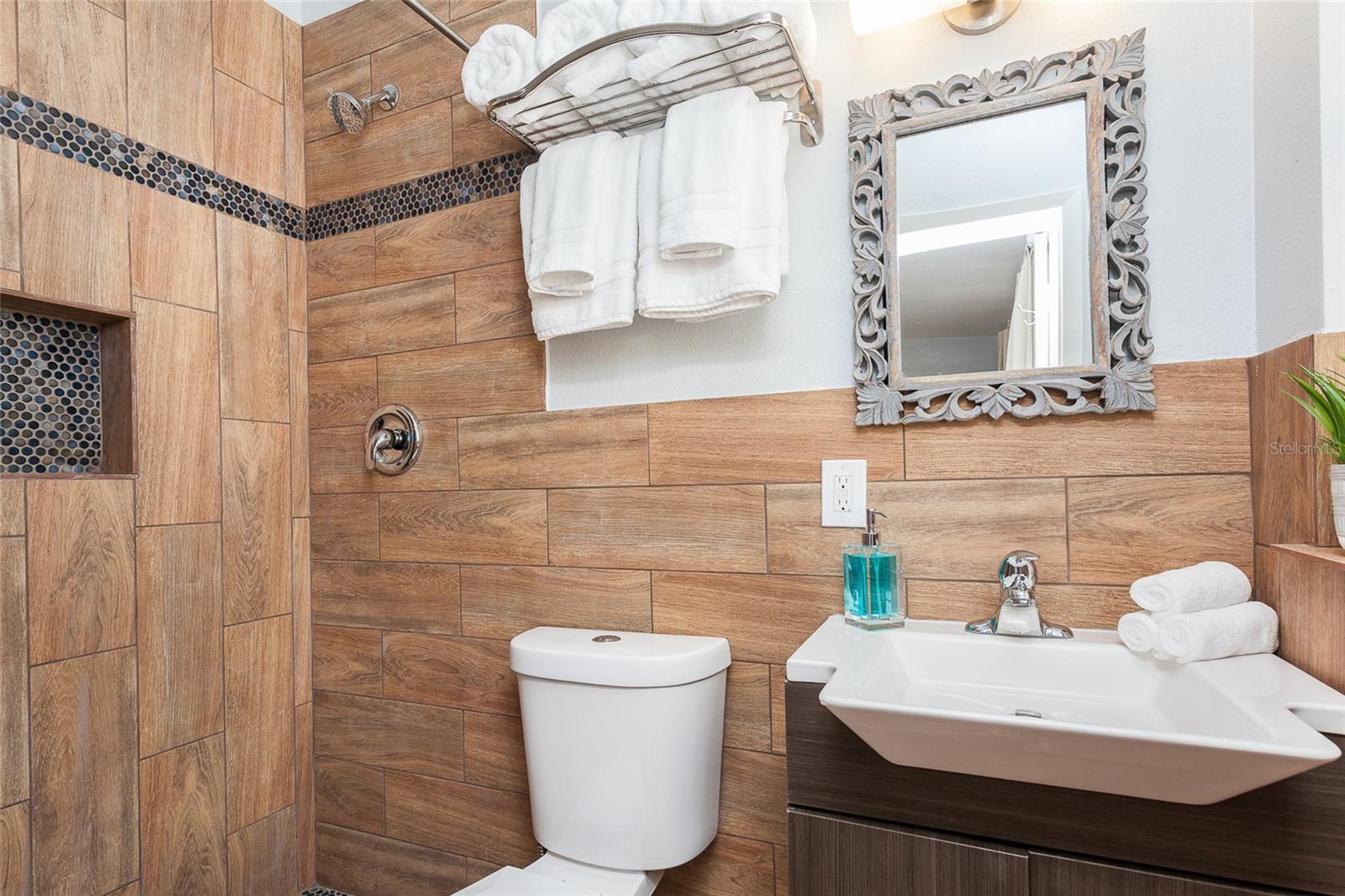 407 E CRYSTAL LAKE ST, ORLANDO, FL, 32806