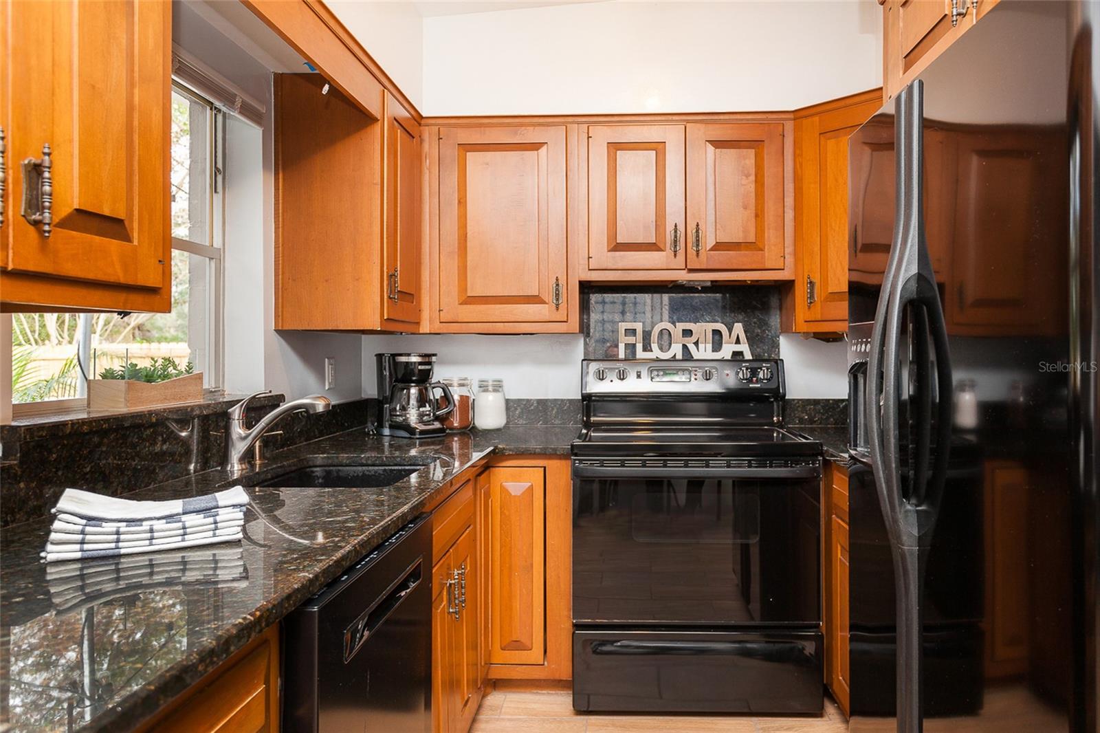 407 E CRYSTAL LAKE ST, ORLANDO, FL, 32806