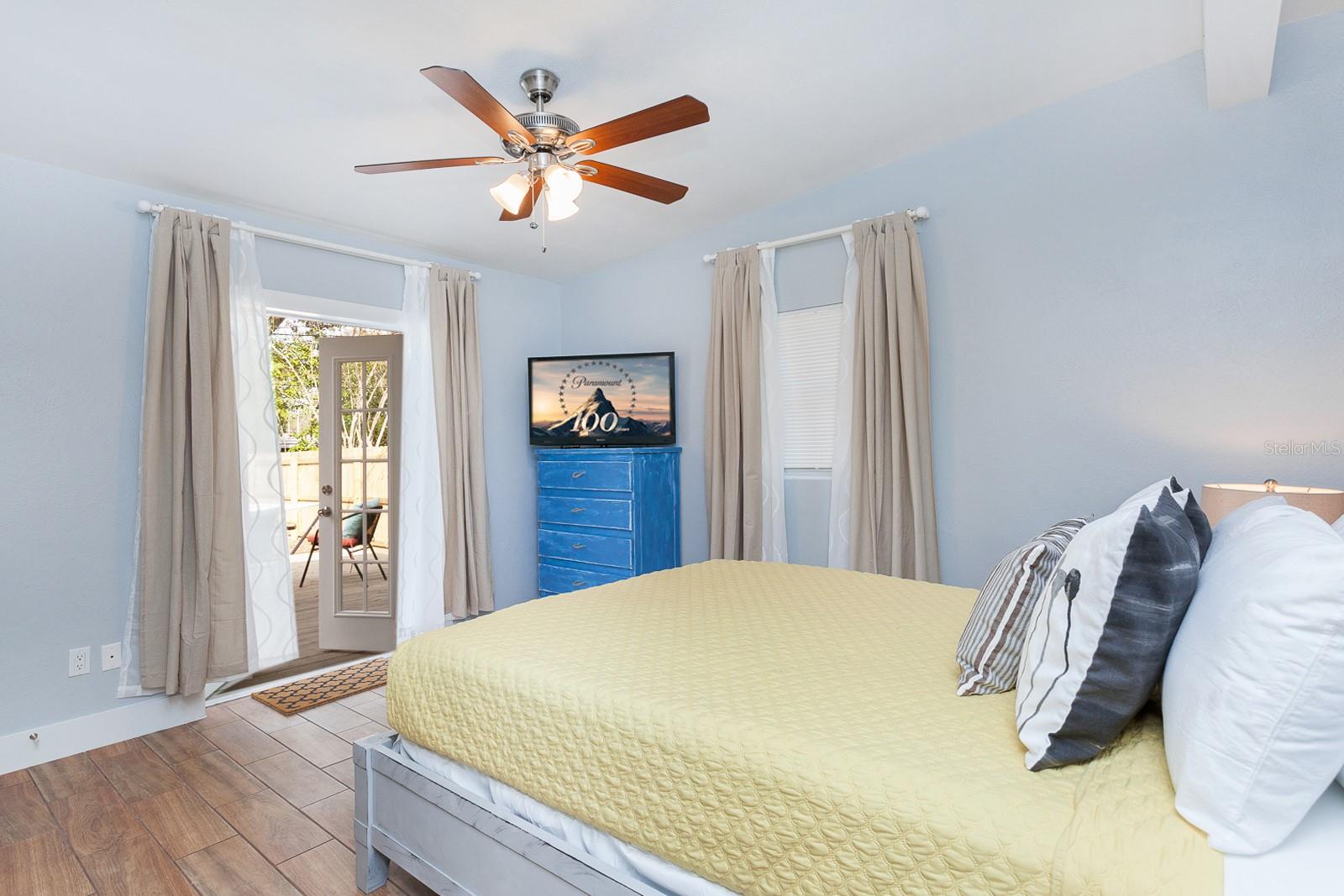 407 E CRYSTAL LAKE ST, ORLANDO, FL, 32806