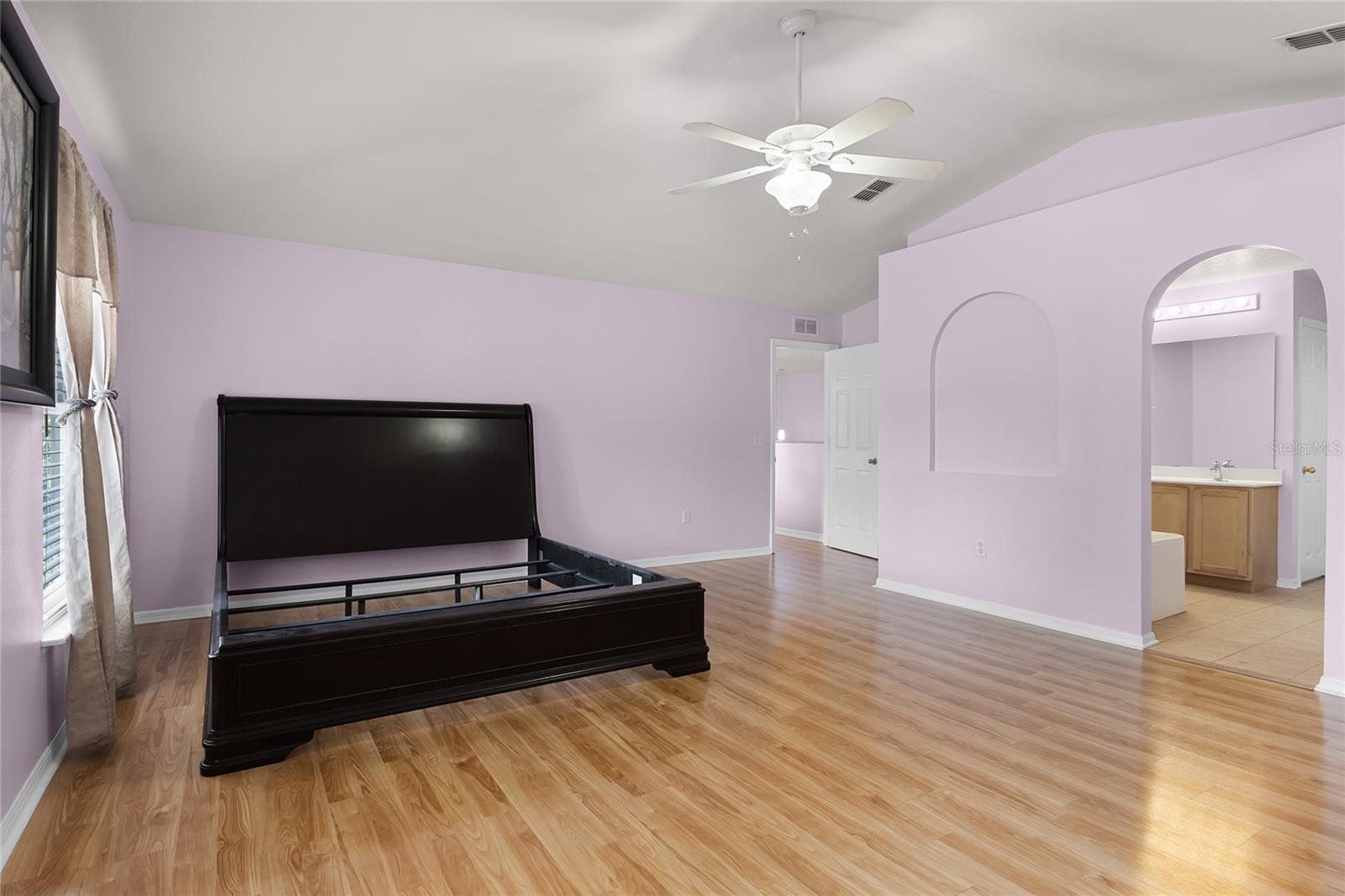 1605 S MARY ST, EUSTIS, FL, 32726