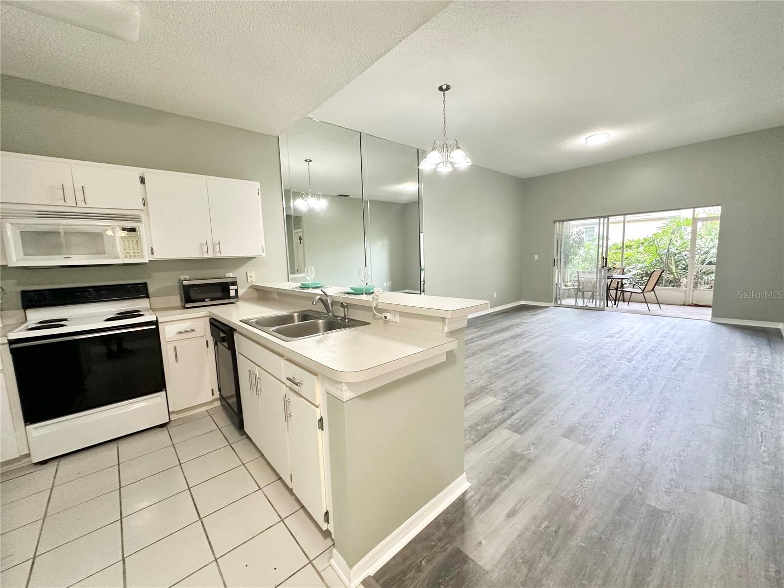 2116 NANTUCKET DR #19, SUN CITY CENTER, FL, 33573