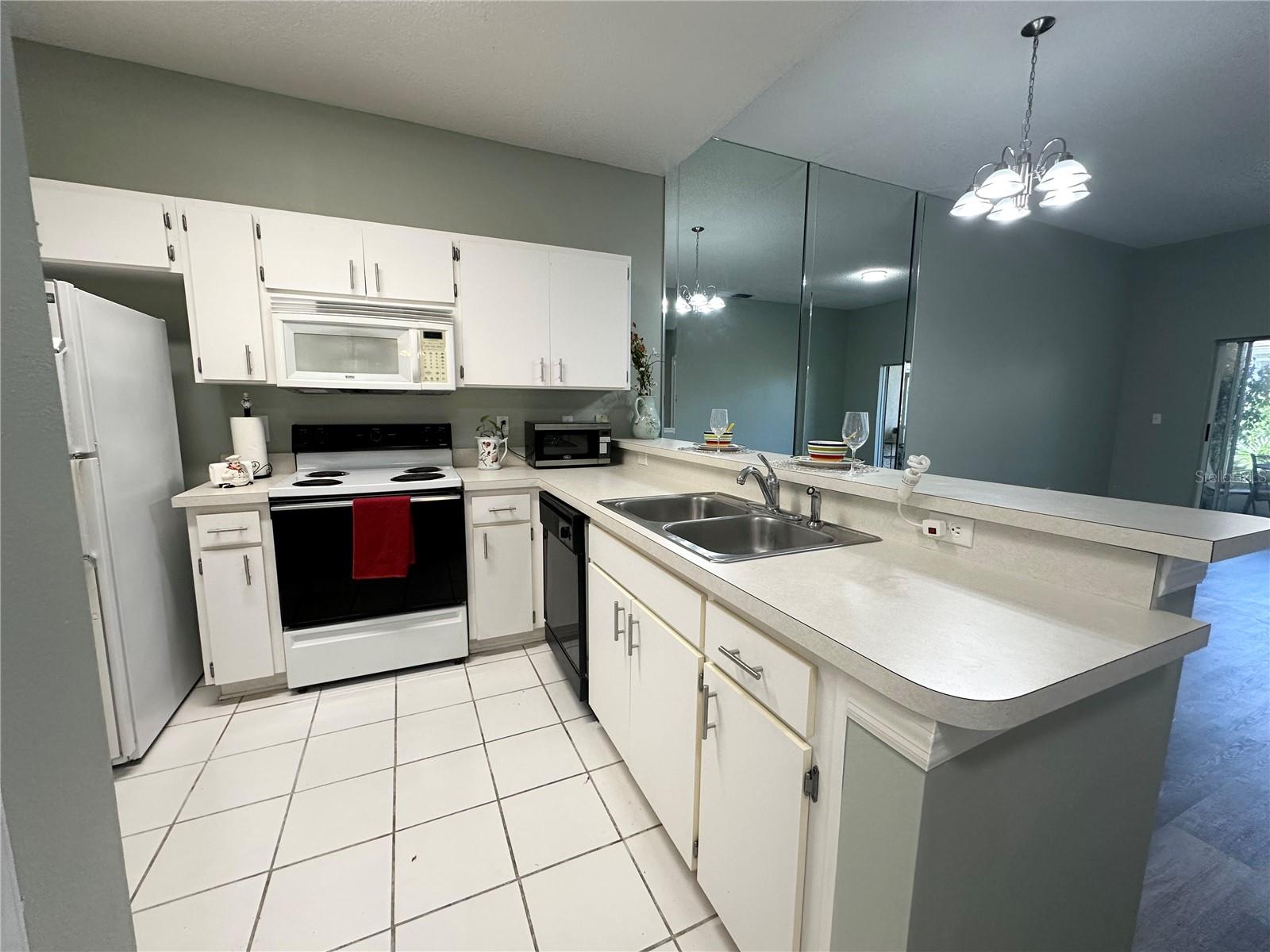 2116 NANTUCKET DR #19, SUN CITY CENTER, FL, 33573