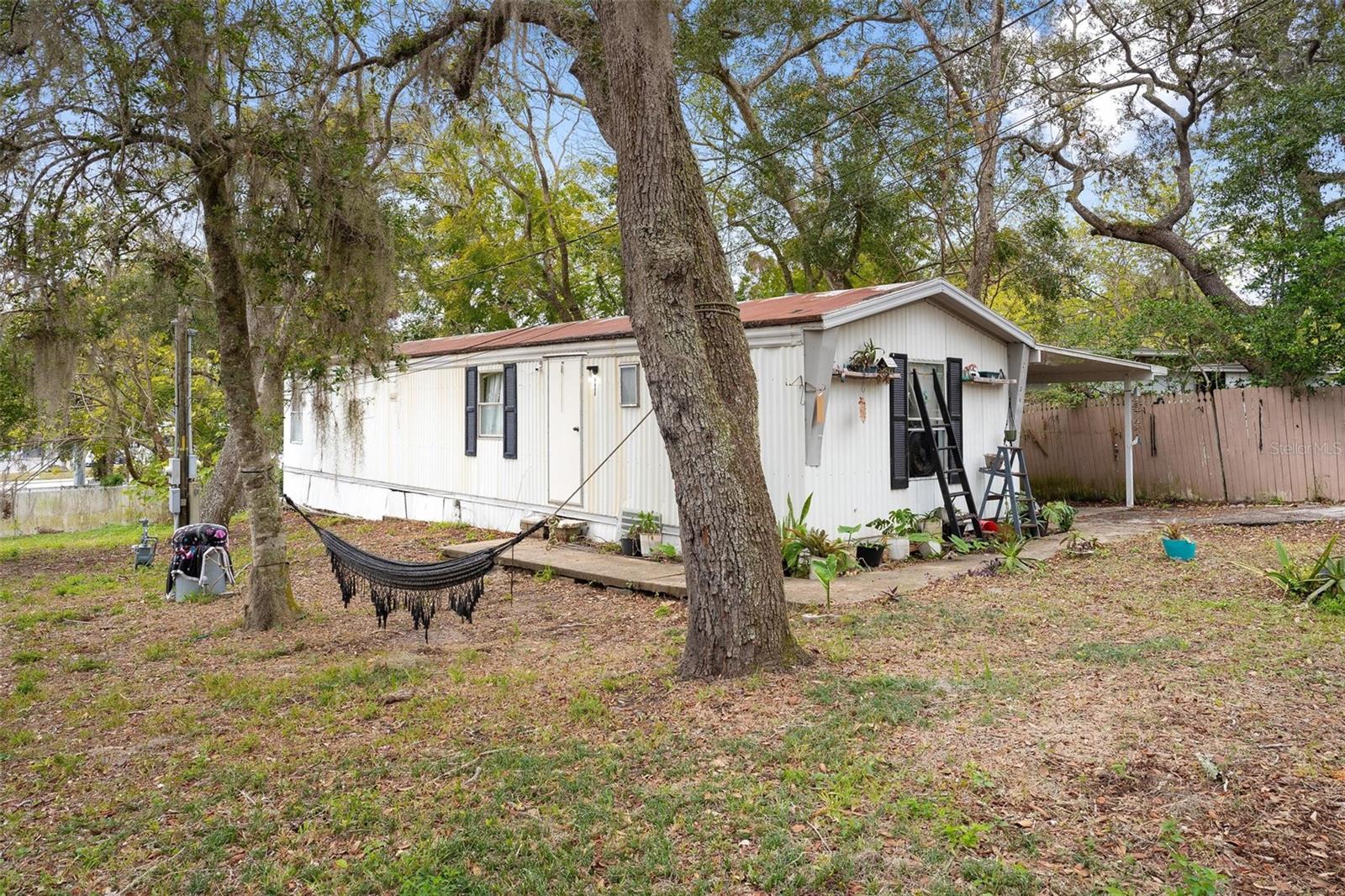 2107 HIALEAH AVE, LEESBURG, FL, 34748