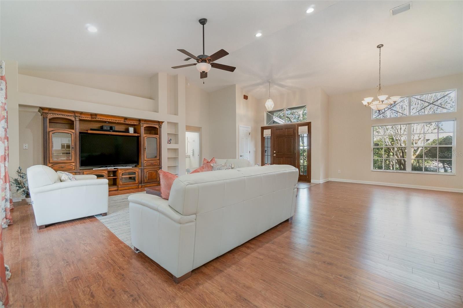 1501 EDGEWATER DR, MOUNT DORA, FL, 32757
