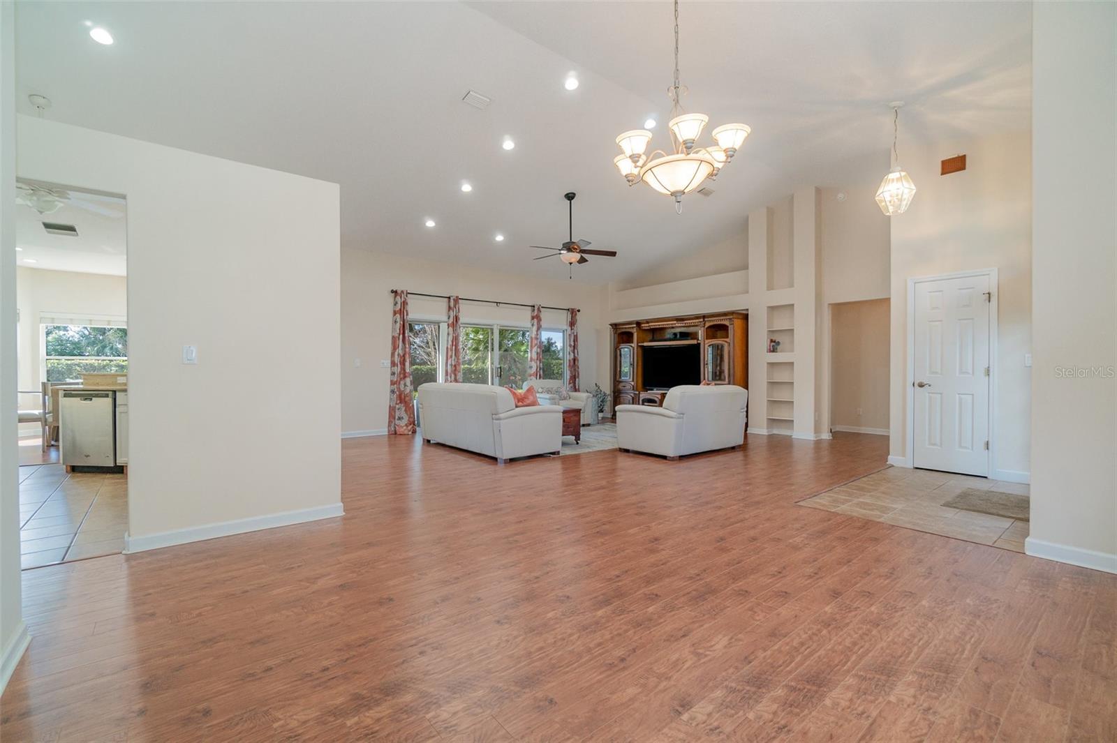 1501 EDGEWATER DR, MOUNT DORA, FL, 32757