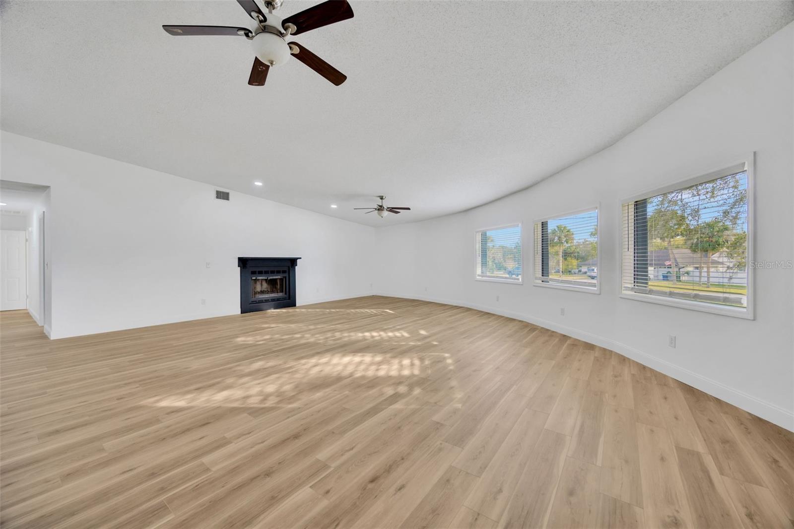 5526 SOUTHERNVIEW DR, ZEPHYRHILLS, FL, 33541