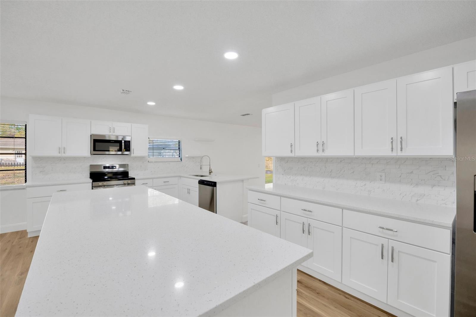 5526 SOUTHERNVIEW DR, ZEPHYRHILLS, FL, 33541