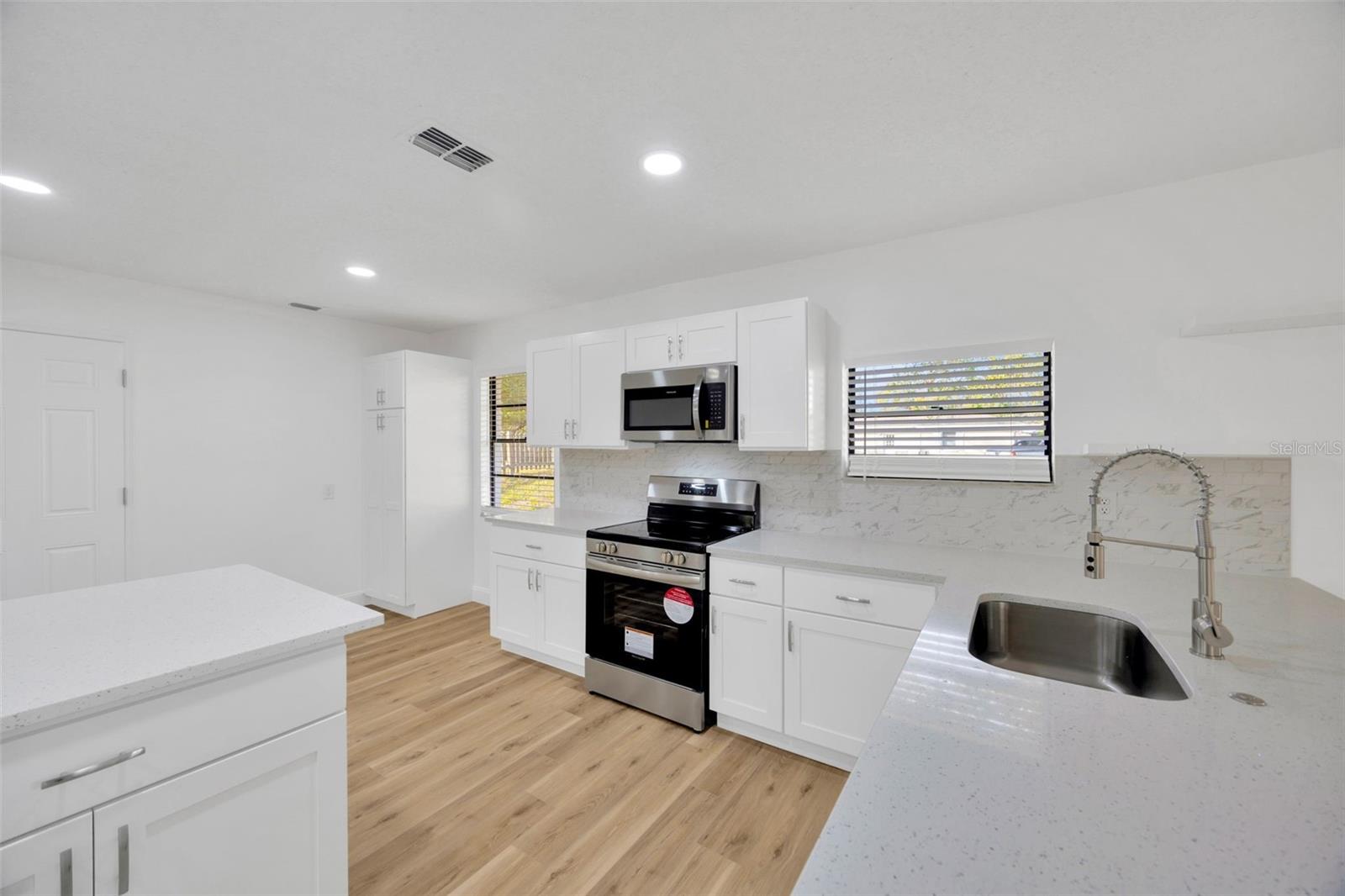 5526 SOUTHERNVIEW DR, ZEPHYRHILLS, FL, 33541