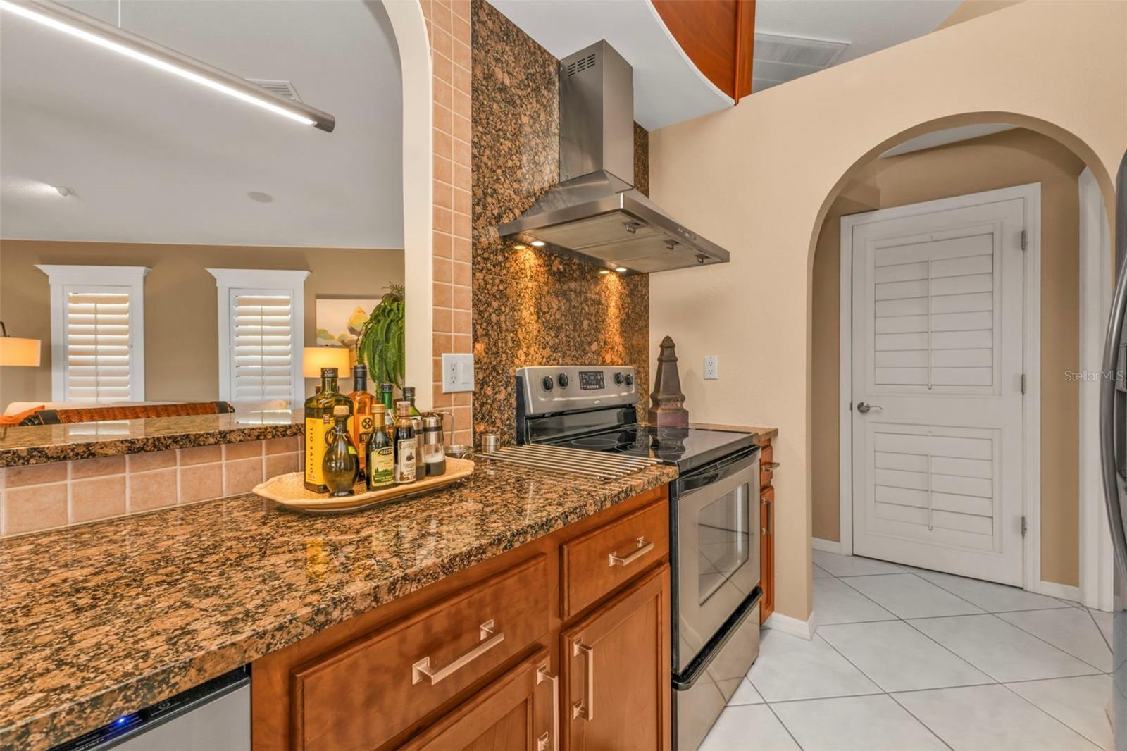 498 E TARPON BLVD NW, PORT CHARLOTTE, FL, 33952
