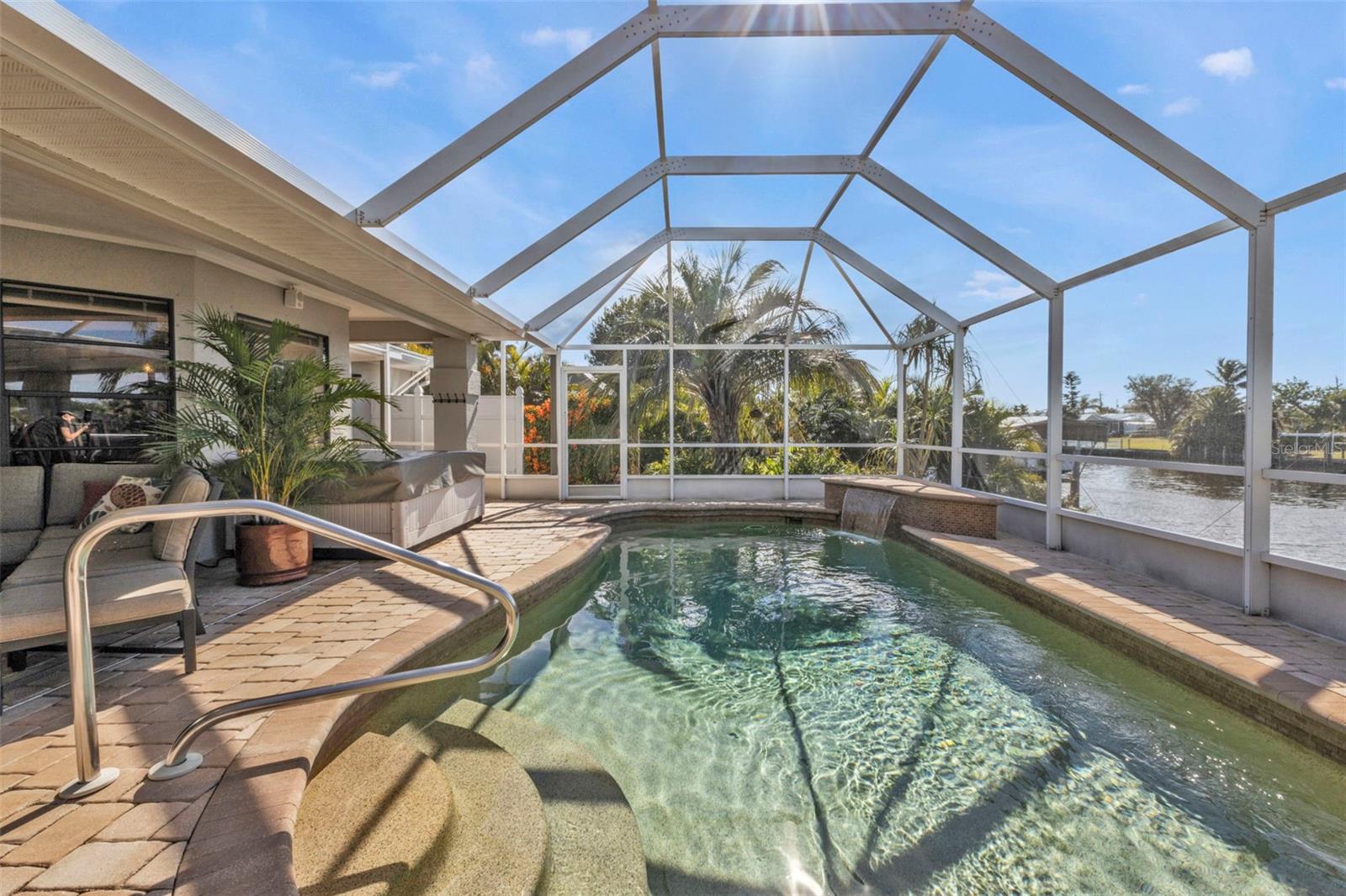 498 E TARPON BLVD NW, PORT CHARLOTTE, FL, 33952