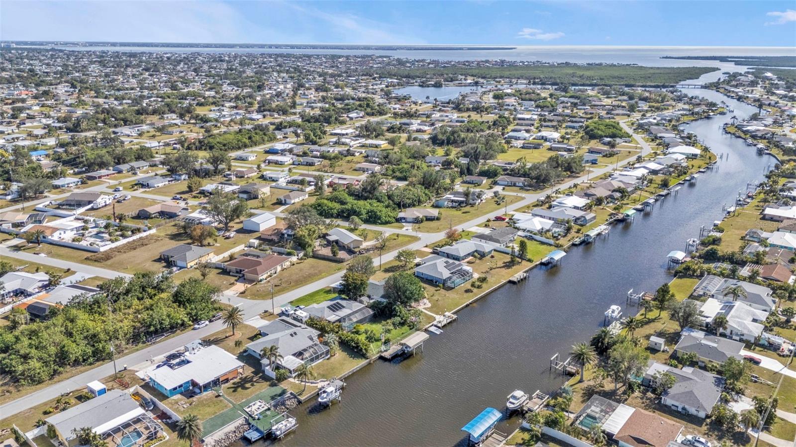 498 E TARPON BLVD NW, PORT CHARLOTTE, FL, 33952