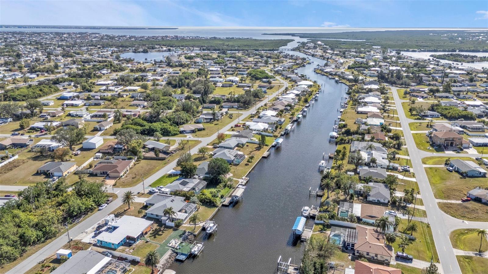 498 E TARPON BLVD NW, PORT CHARLOTTE, FL, 33952