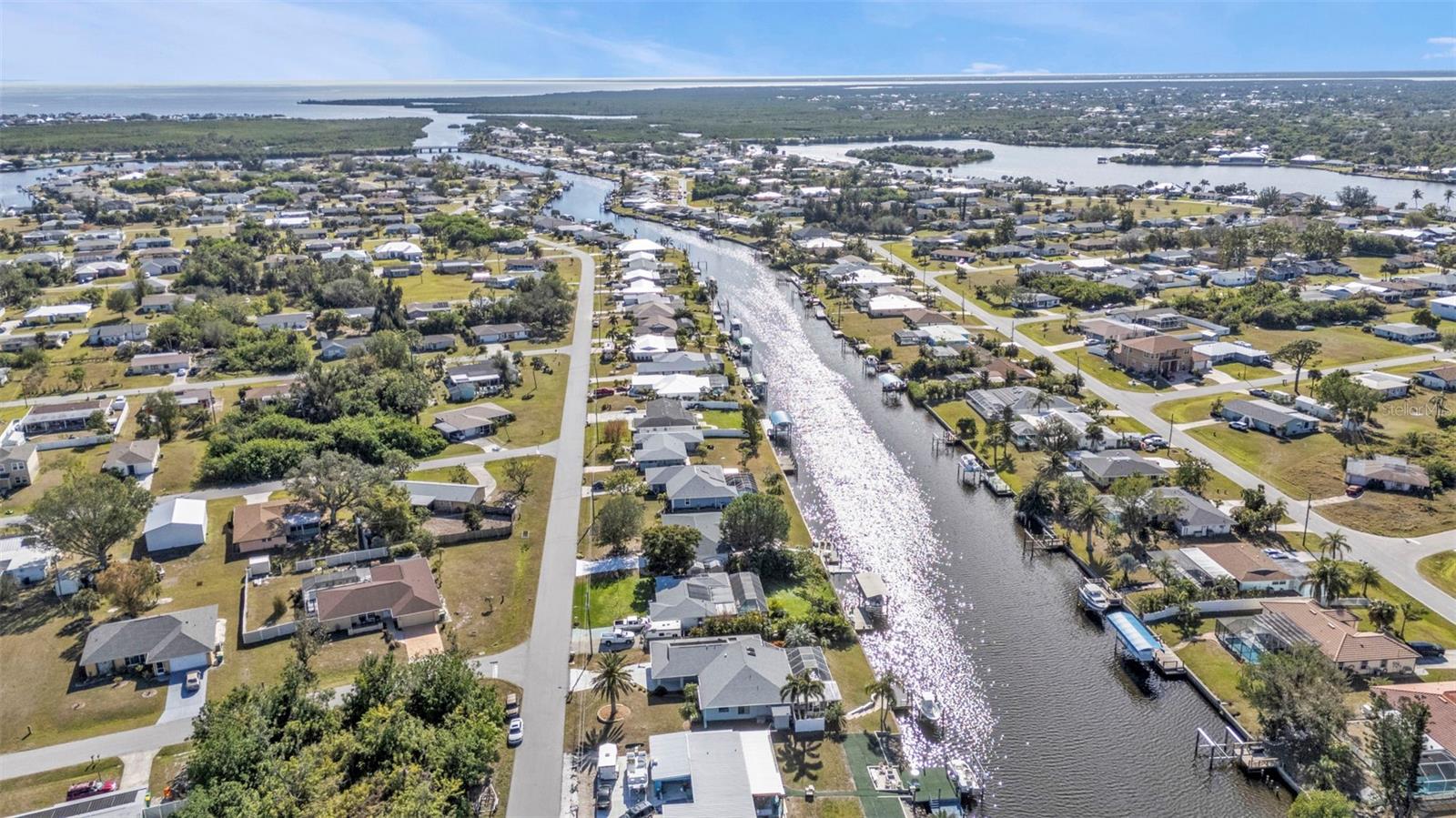 498 E TARPON BLVD NW, PORT CHARLOTTE, FL, 33952