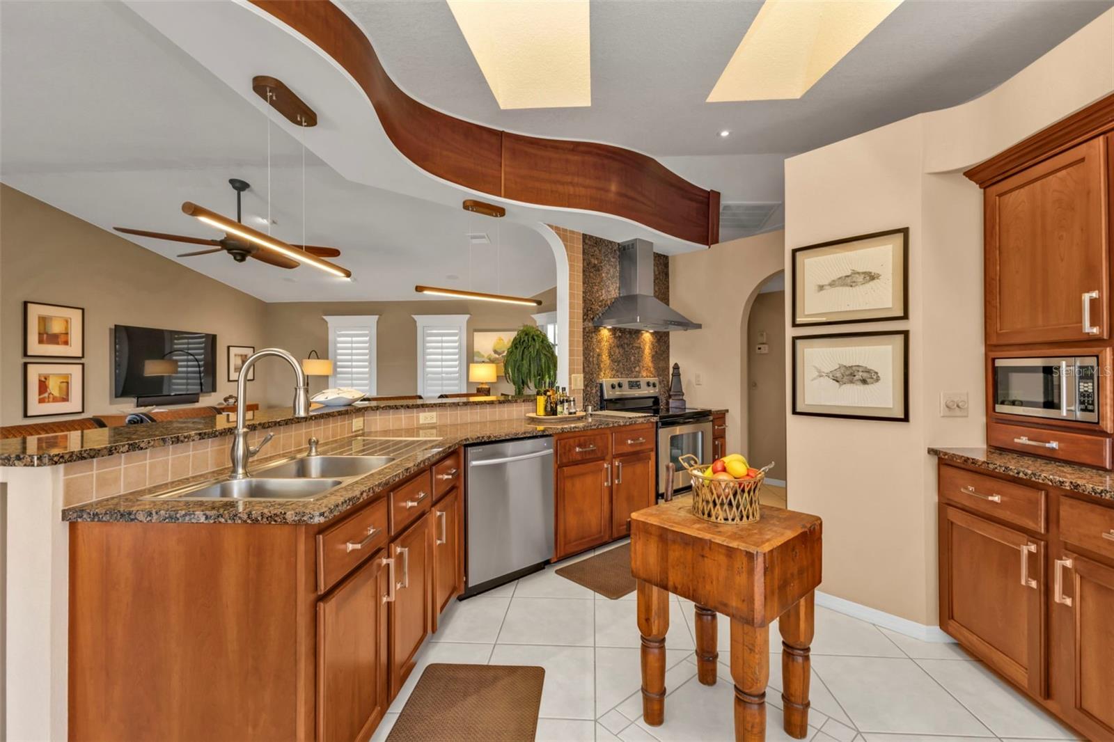 498 E TARPON BLVD NW, PORT CHARLOTTE, FL, 33952