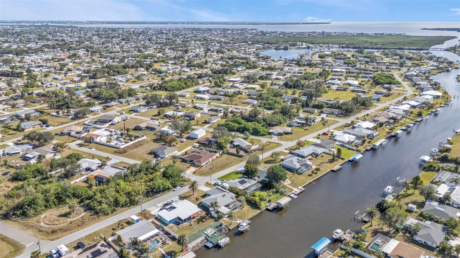 498 E TARPON BLVD NW, PORT CHARLOTTE, FL, 33952