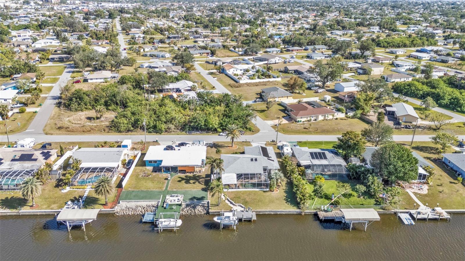 498 E TARPON BLVD NW, PORT CHARLOTTE, FL, 33952