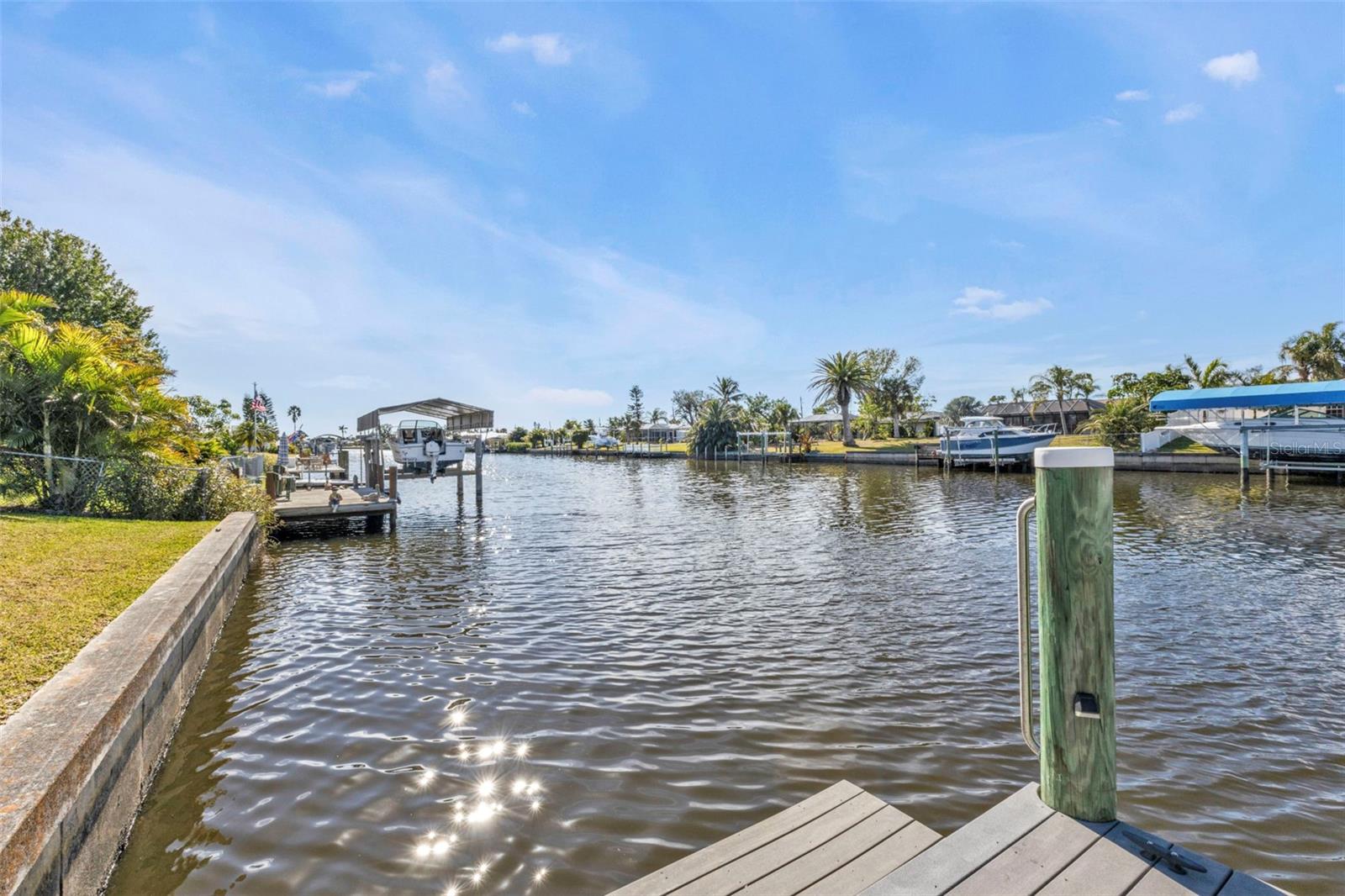 498 E TARPON BLVD NW, PORT CHARLOTTE, FL, 33952