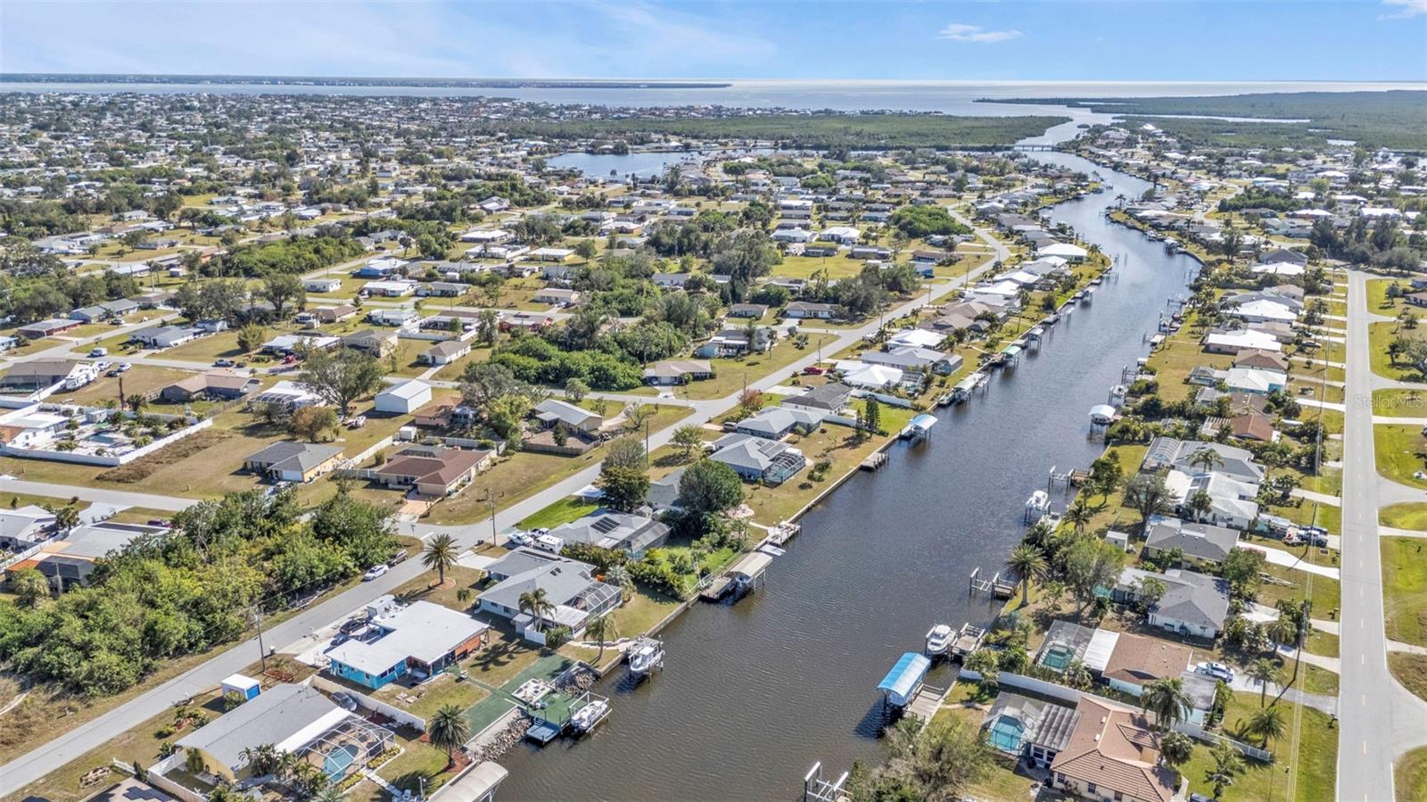 498 E TARPON BLVD NW, PORT CHARLOTTE, FL, 33952