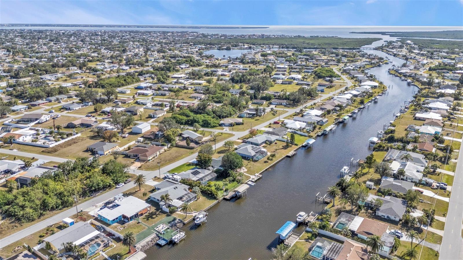 498 E TARPON BLVD NW, PORT CHARLOTTE, FL, 33952